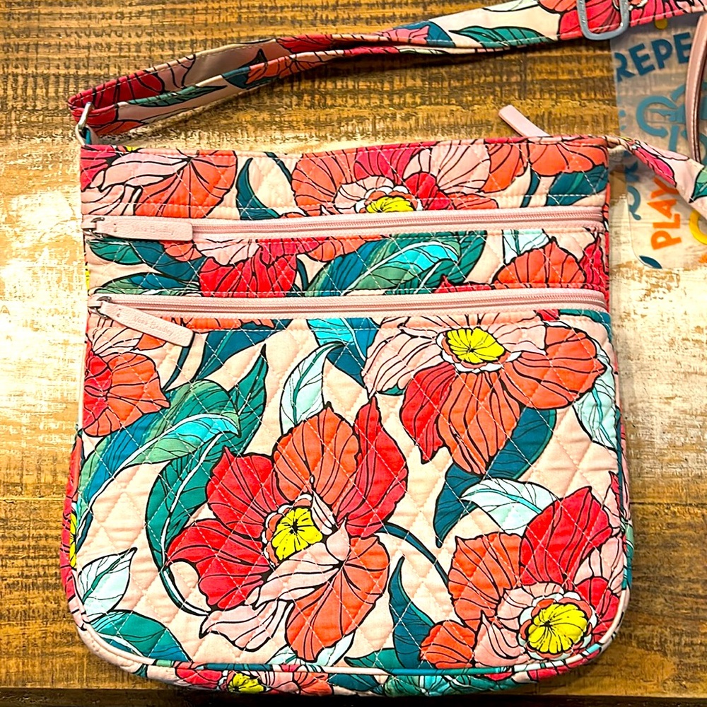 Vera Bradley tropical flowers crossbody purse
#VeraBradley
#tropical